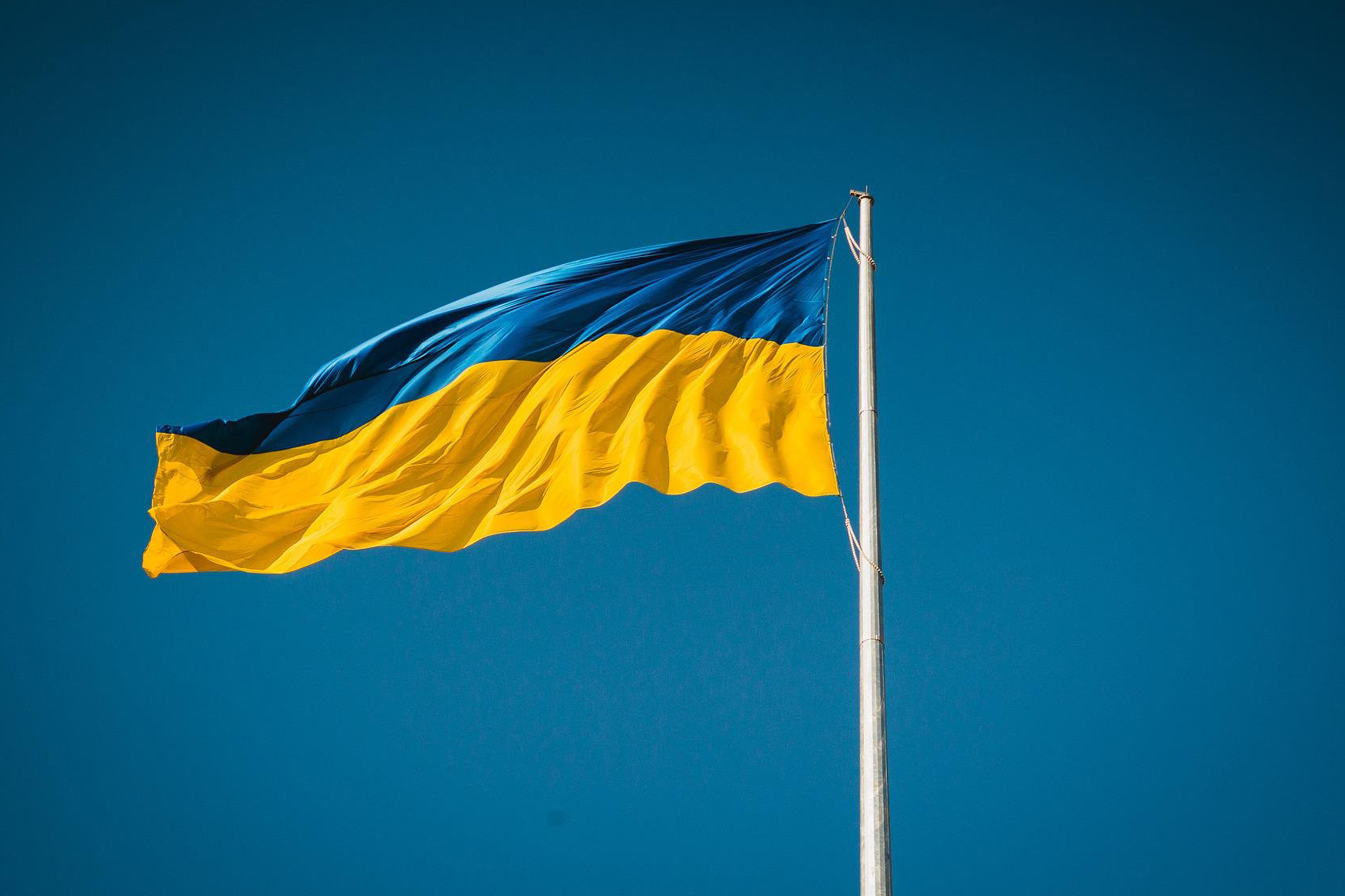Bilden föreställer Ukrainas flagga